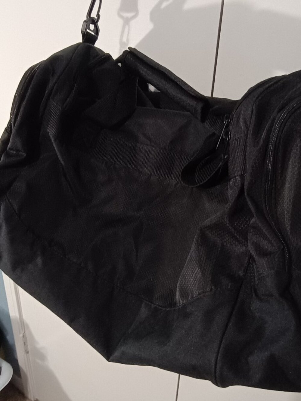 adidas Black Performance Duffel Gym Travel Bag Shoulder Strap Zip Pockets - Picture 3 of 8